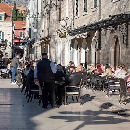 アパート Wow U Centru Trebinja *