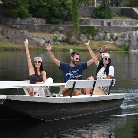 アパート Wow U Centru Trebinja *